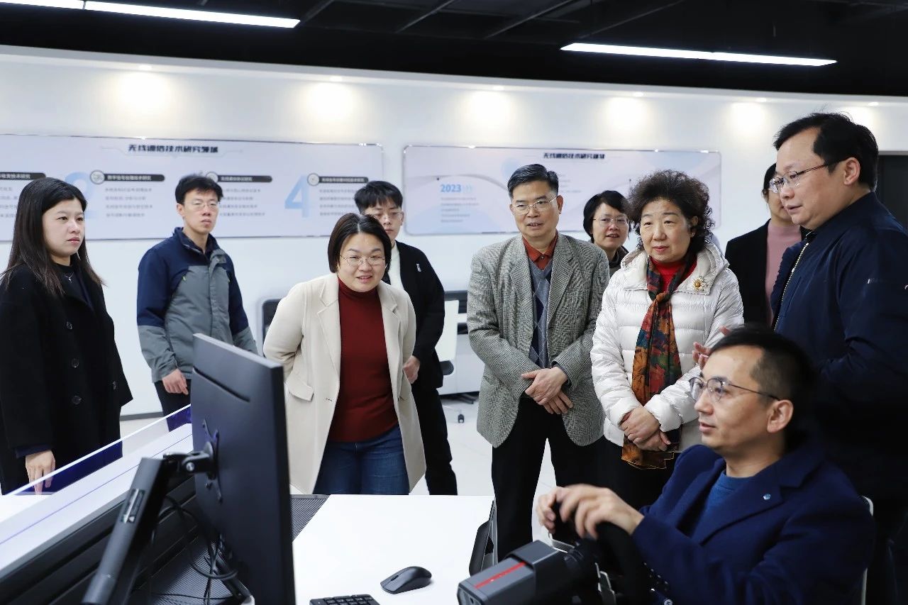 f245da42945f4d11d6d3ac18bdcd304a